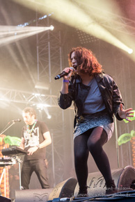 Naive New Beaters (Guest : Izia) / Festival Soir d'Eté Oui FM 2014 - 10 juillet 2014