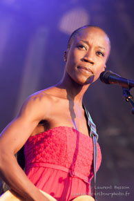 Rokia Traoré / Festival FNAC Live 2013 - Parvis de l'Hotel de Ville - 20/07/13